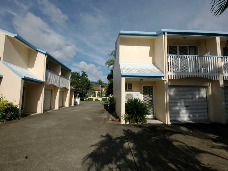 2/10 Grantala Street, Manoora QLD 4870