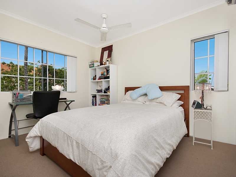 7/327 Lake Street, Cairns North QLD 4870