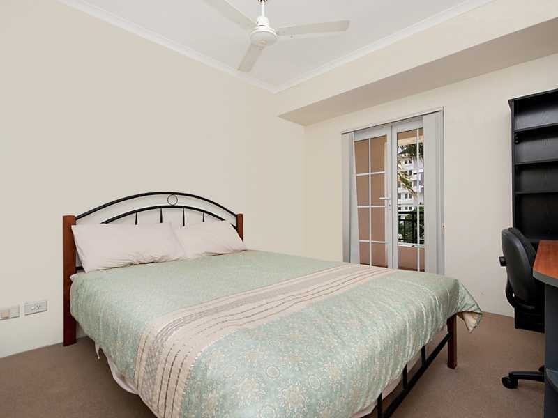 7/327 Lake Street, Cairns North QLD 4870