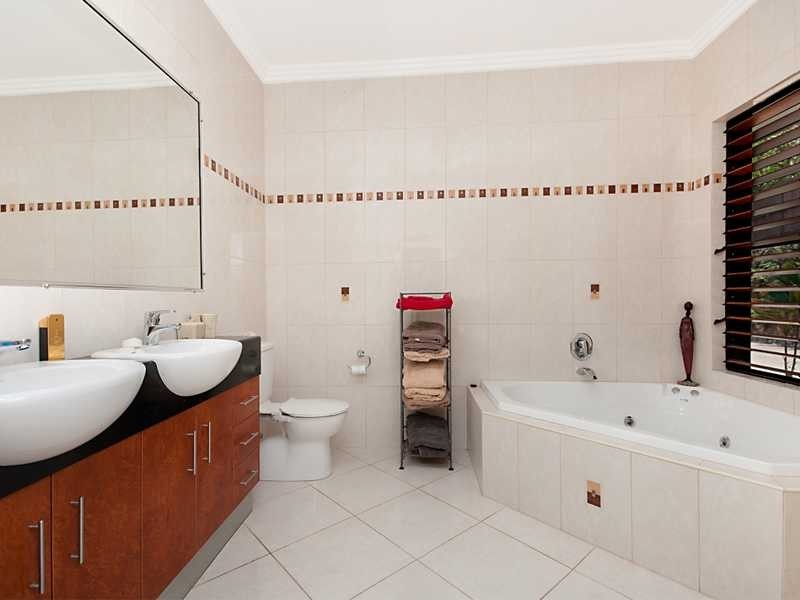 21 Kawana Street, Caravonica QLD 4878