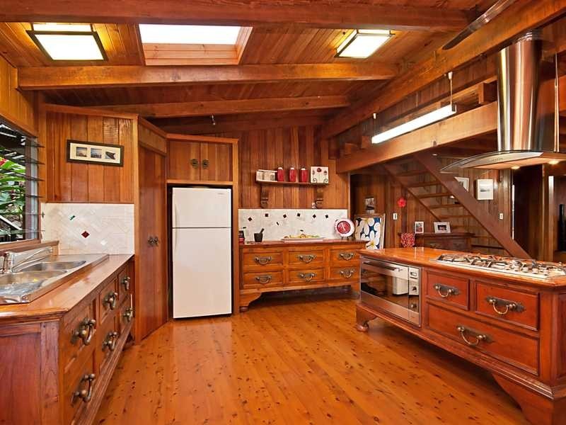 37 Minerva Avenue, Mooroobool QLD 4870