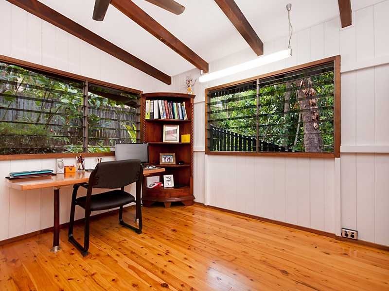 37 Minerva Avenue, Mooroobool QLD 4870