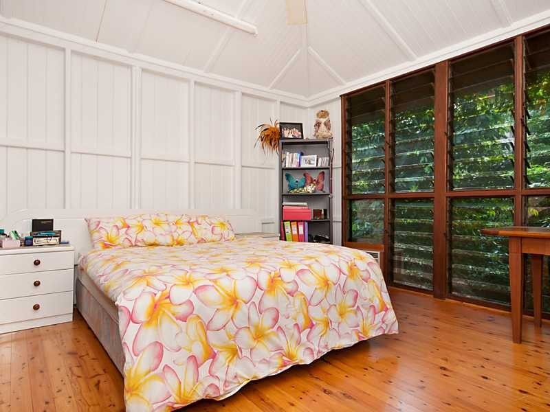 37 Minerva Avenue, Mooroobool QLD 4870