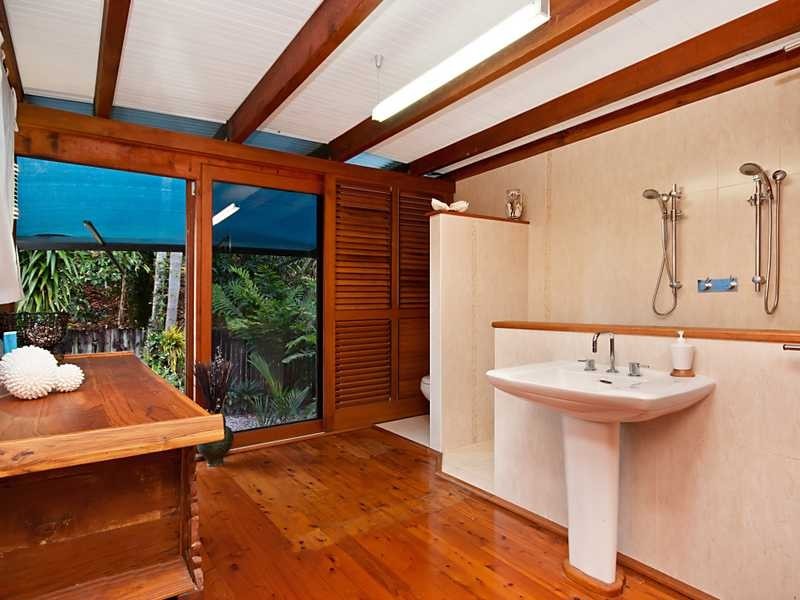 37 Minerva Avenue, Mooroobool QLD 4870