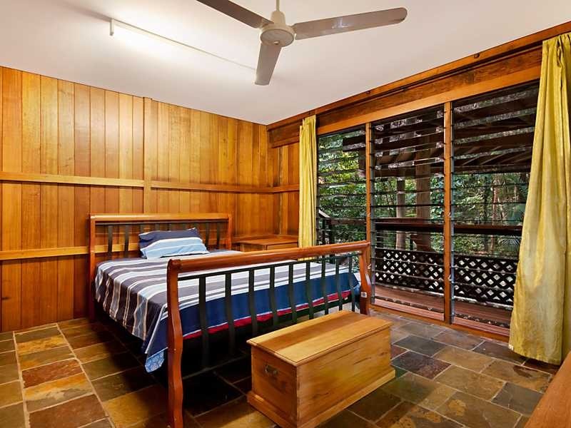 37 Minerva Avenue, Mooroobool QLD 4870