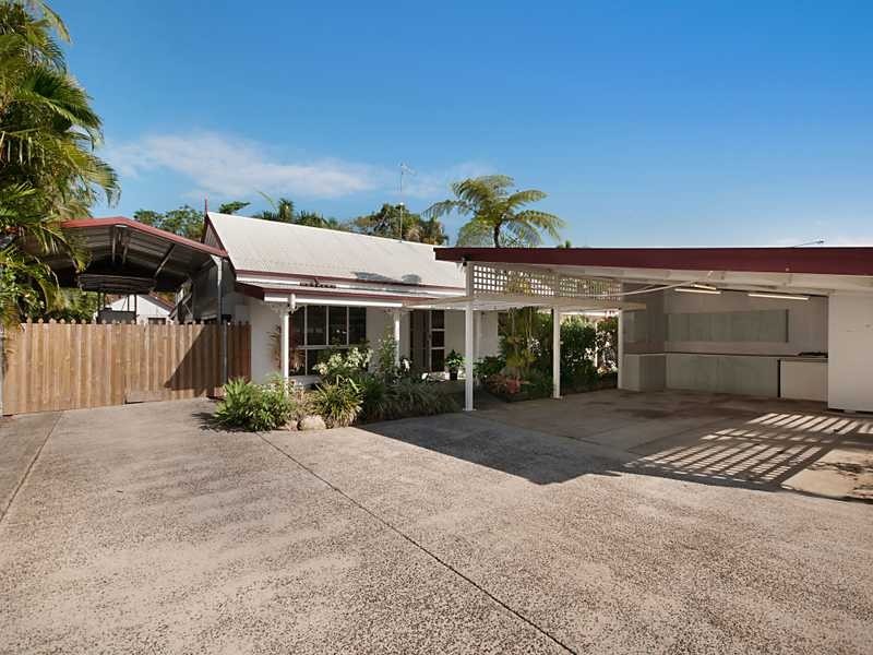 20 Hobson Drive, Brinsmead QLD 4870
