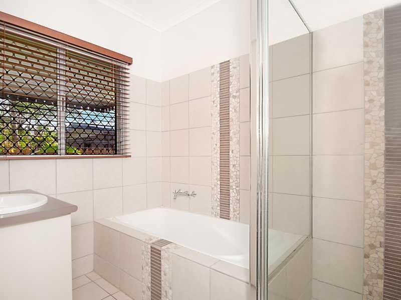 20 Hobson Drive, Brinsmead QLD 4870