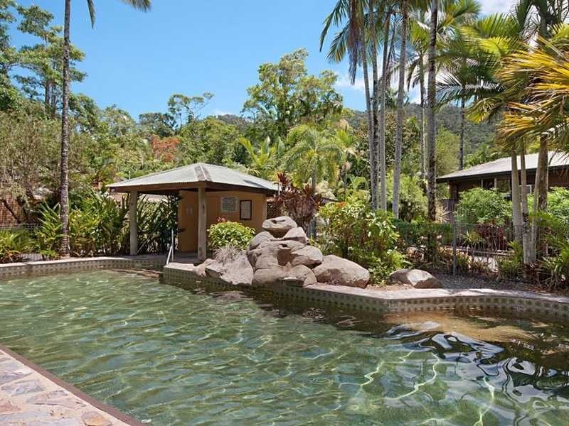 8/23 Heavey Crescent, Whitfield QLD 4870