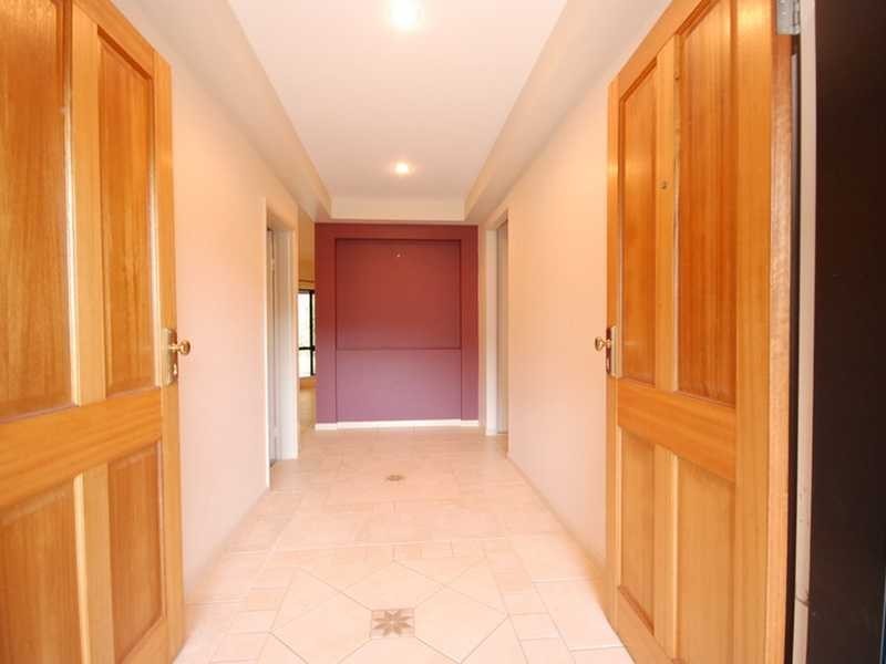 25 William Hickey Street, Redlynch QLD 4870