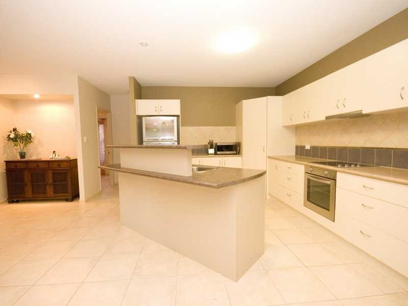 25 William Hickey Street, Redlynch QLD 4870