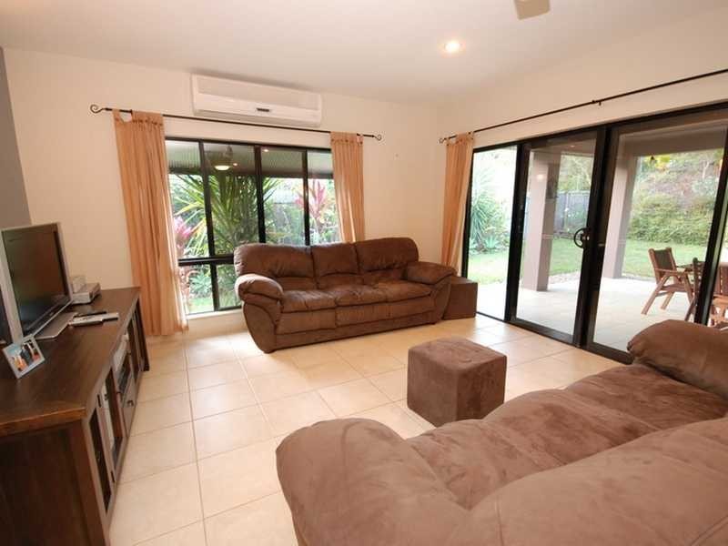 25 William Hickey Street, Redlynch QLD 4870