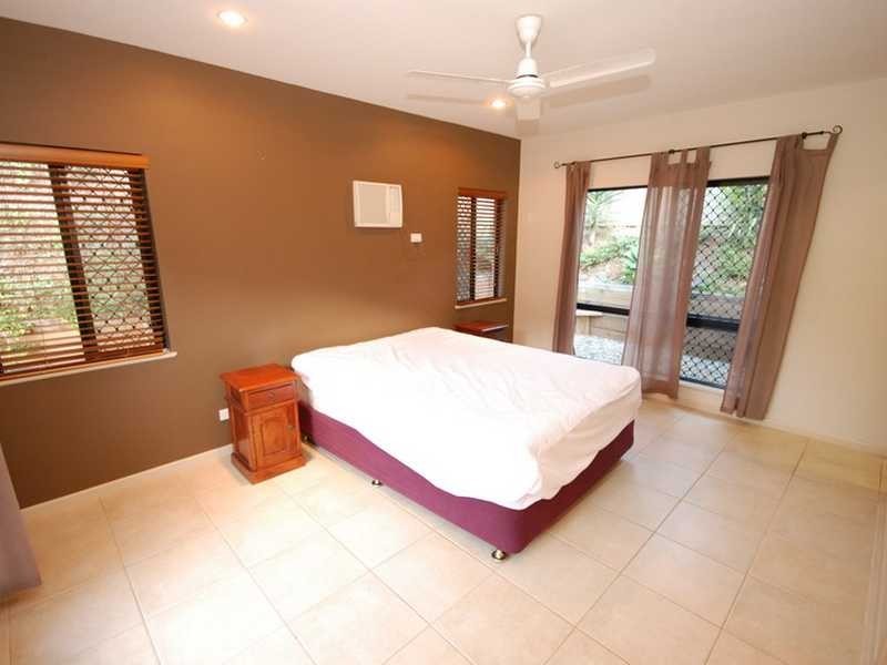 25 William Hickey Street, Redlynch QLD 4870