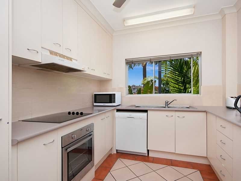 4/62 Digger Street, Cairns North QLD 4870