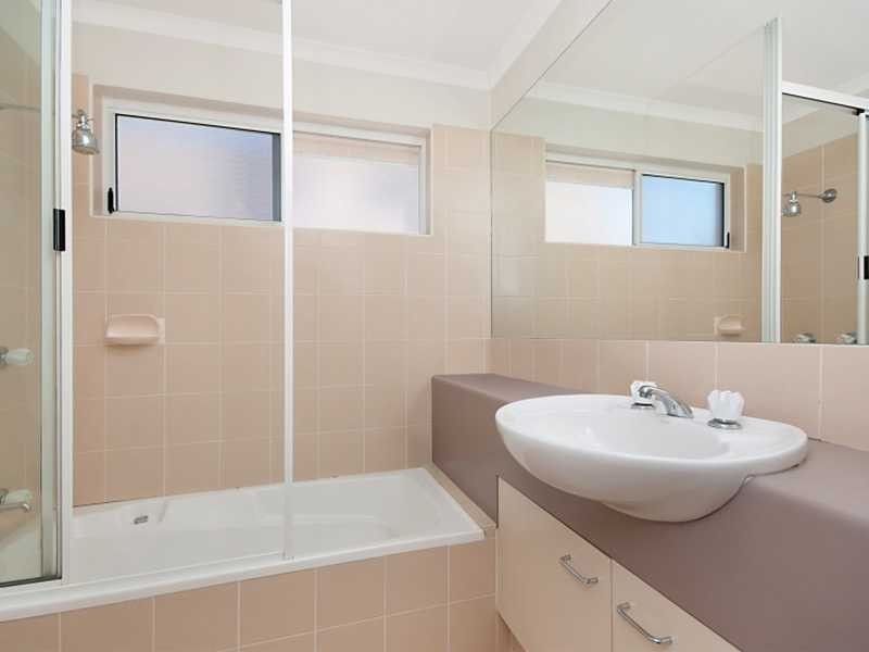 4/62 Digger Street, Cairns North QLD 4870