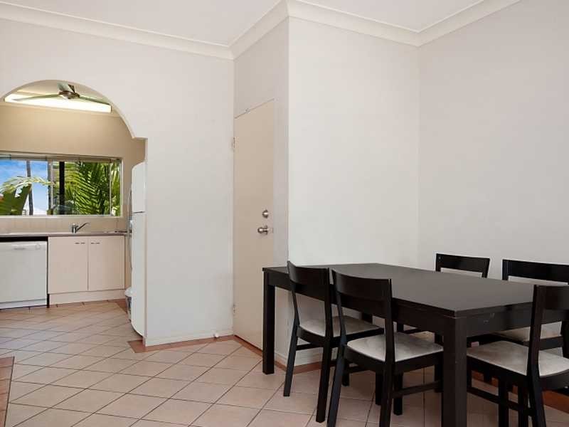 4/62 Digger Street, Cairns North QLD 4870