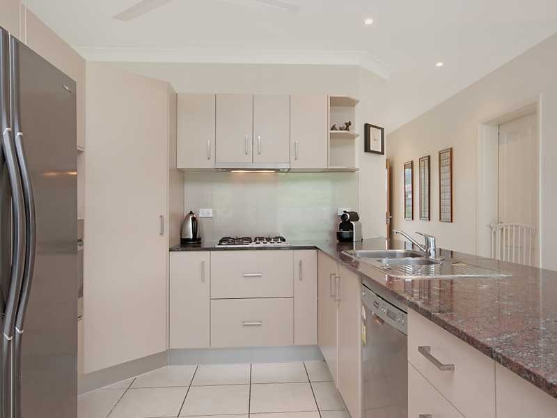 9 Altona Street, Bentley Park QLD 4869