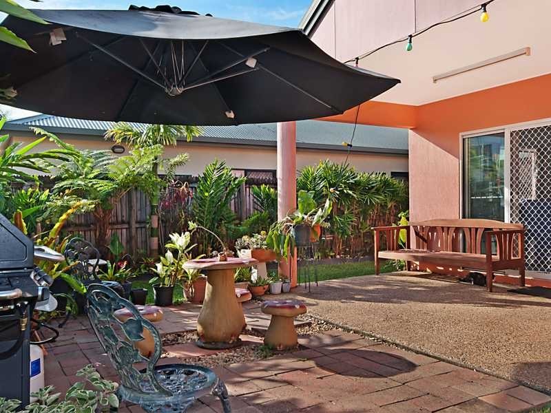 15 Sherwood Close, Brinsmead QLD 4870