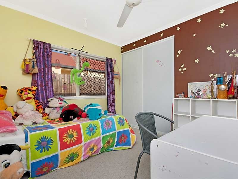 15 Sherwood Close, Brinsmead QLD 4870