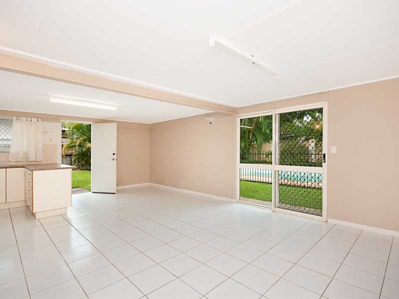 6 Richardson Street, Edge Hill QLD 4870