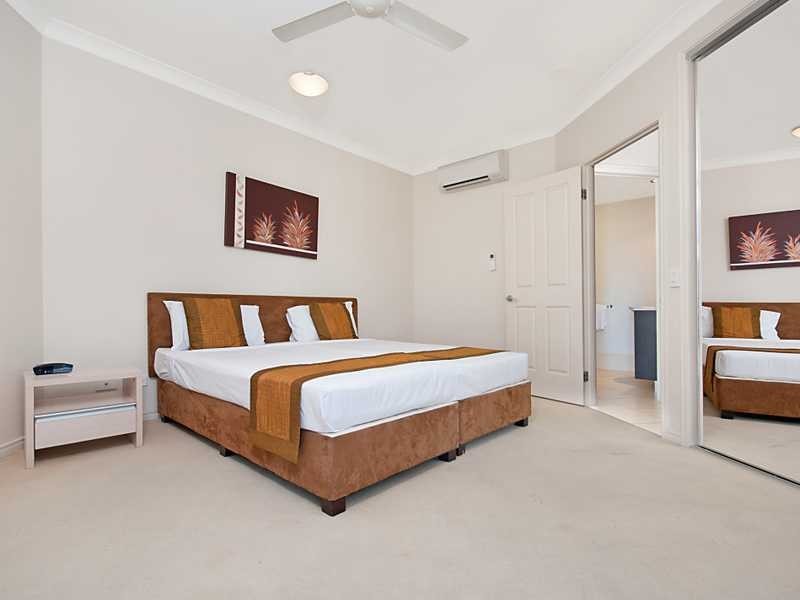 1201/25 Wharf Street, Cairns City QLD 4870