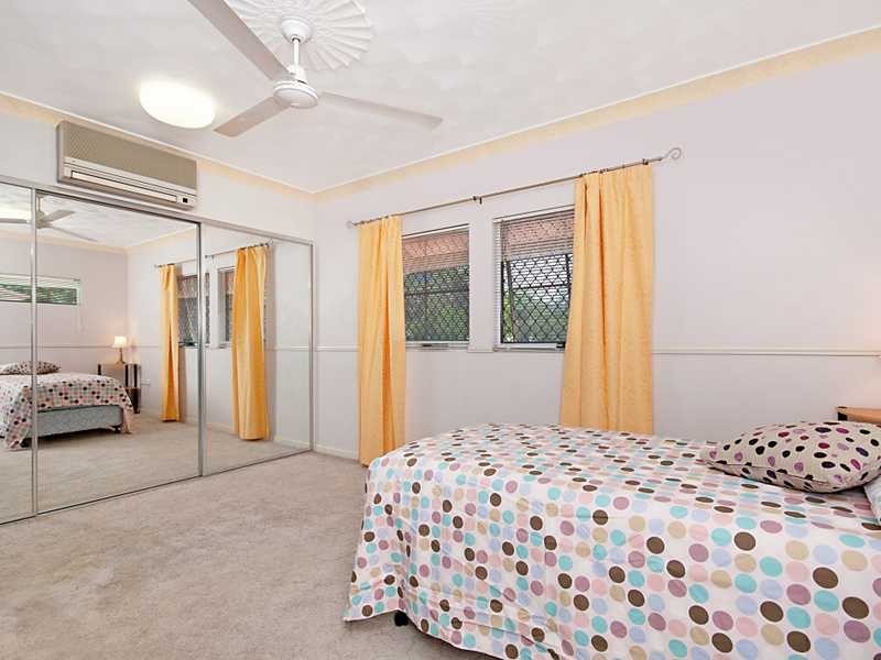 1/5-7 Herries Street, Earlville QLD 4870