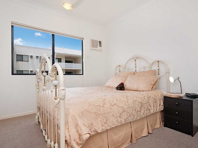 16/44 Pease Street, Cairns QLD 4870