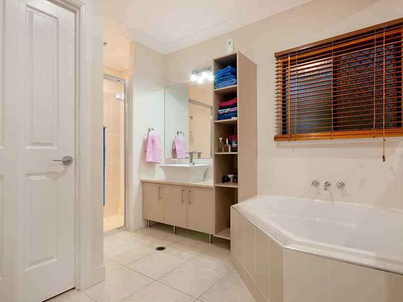 63 Fretwell Road, White Rock QLD 4868