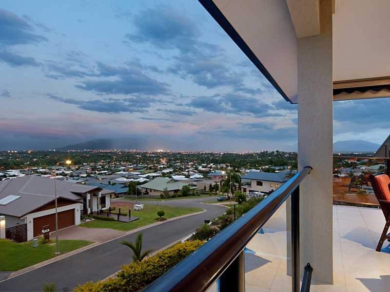 13 Trumpeter Street, Kanimbla QLD 4870