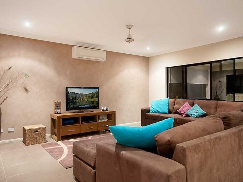 13 Trumpeter Street, Kanimbla QLD 4870