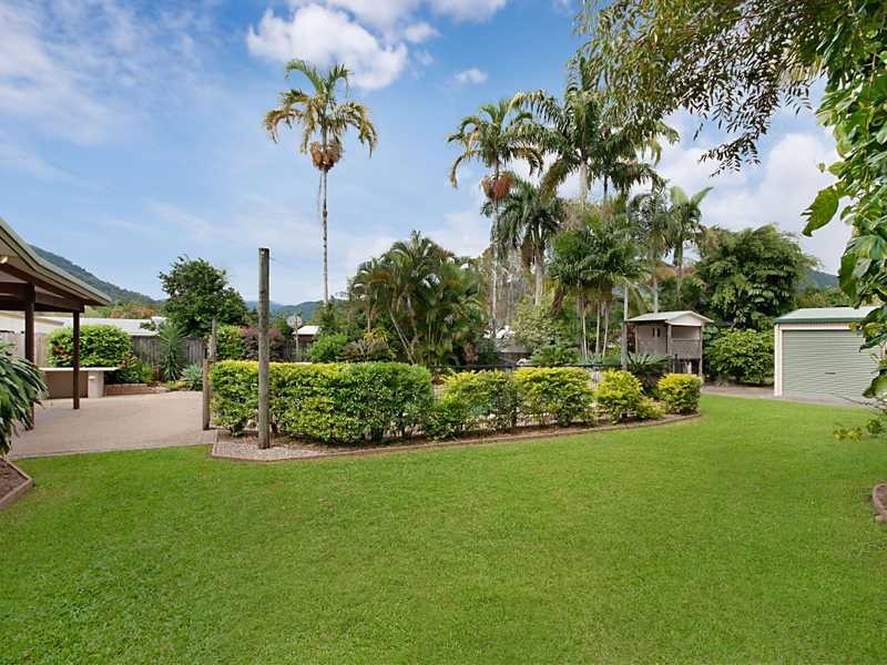 27 Hobson Drive, Brinsmead QLD 4870