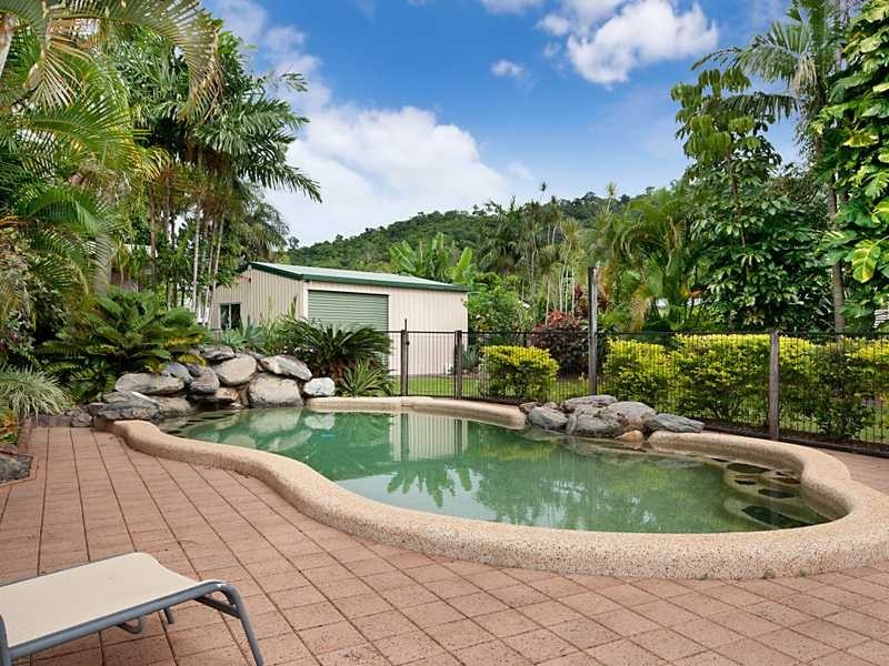 27 Hobson Drive, Brinsmead QLD 4870