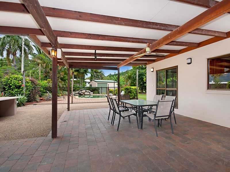 27 Hobson Drive, Brinsmead QLD 4870