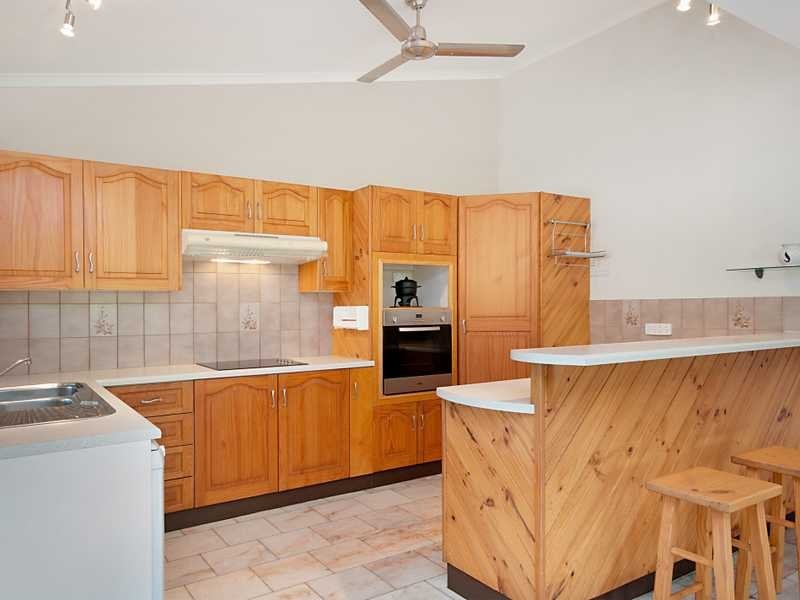 27 Hobson Drive, Brinsmead QLD 4870