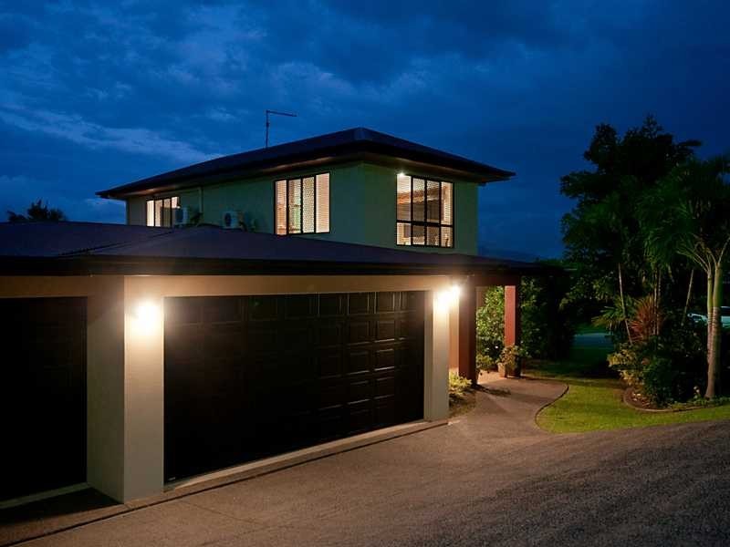 24 Elphinstone Street, Kanimbla QLD 4870