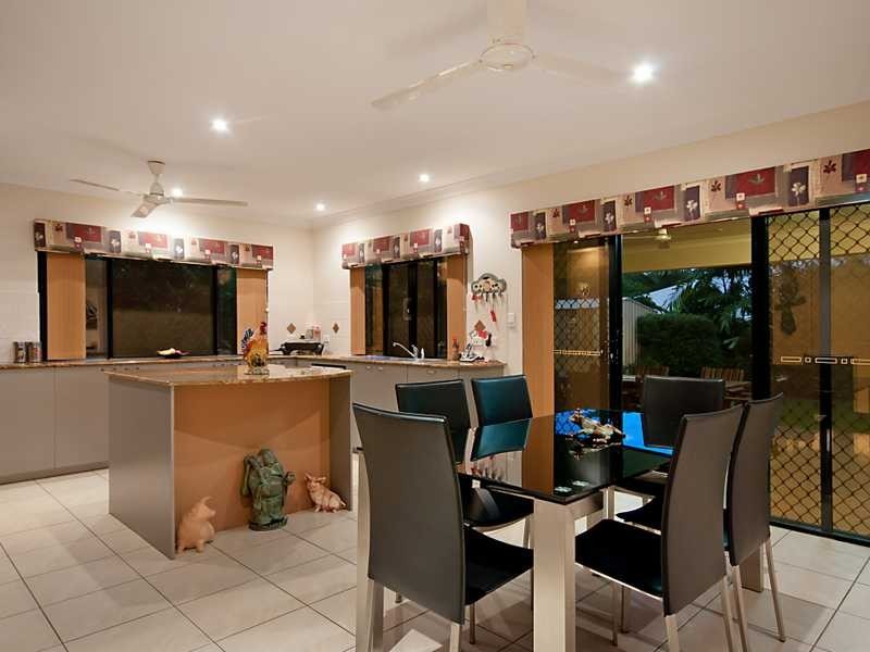 24 Elphinstone Street, Kanimbla QLD 4870