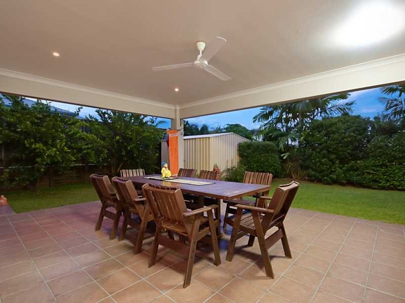 24 Elphinstone Street, Kanimbla QLD 4870