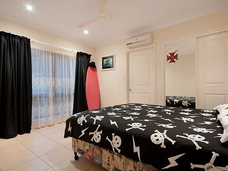 24 Elphinstone Street, Kanimbla QLD 4870