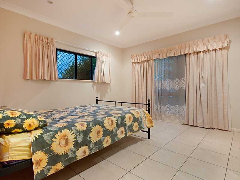 24 Elphinstone Street, Kanimbla QLD 4870