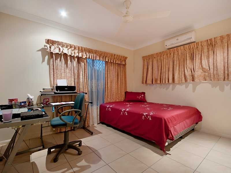 24 Elphinstone Street, Kanimbla QLD 4870