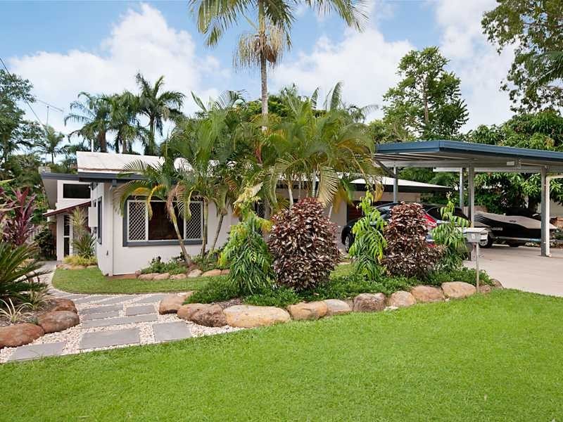 5 Rogers Close, Whitfield QLD 4870