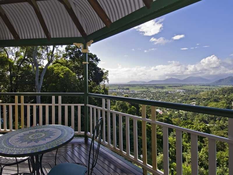 14-16 Chatham Terrace, Smithfield QLD 4878