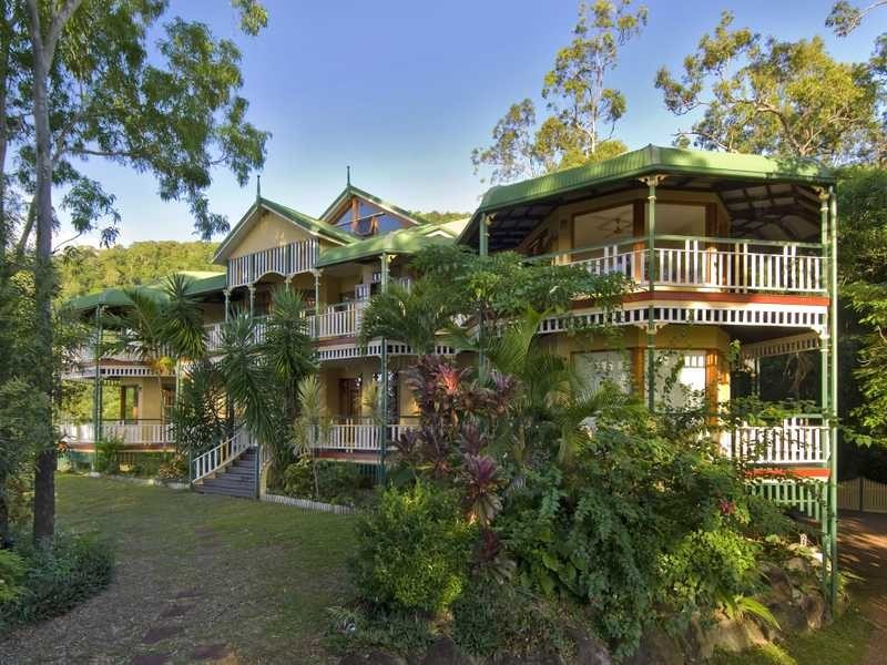 14-16 Chatham Terrace, Smithfield QLD 4878