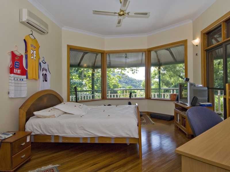 14-16 Chatham Terrace, Smithfield QLD 4878