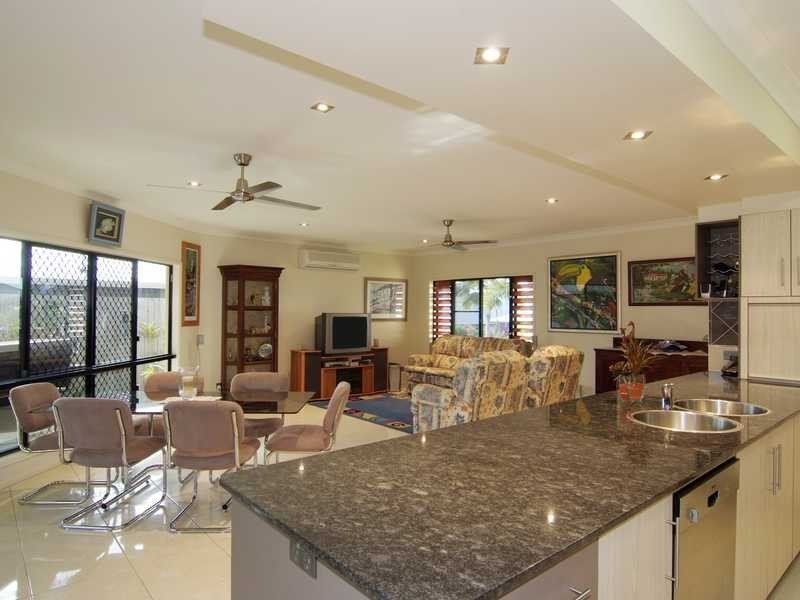 28 Messina Close, Kanimbla QLD 4870