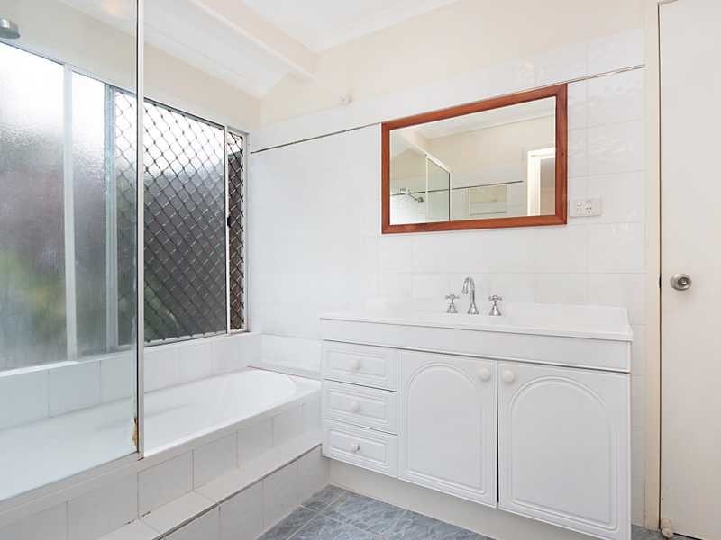 4-6 Barclay Road, Brinsmead QLD 4870