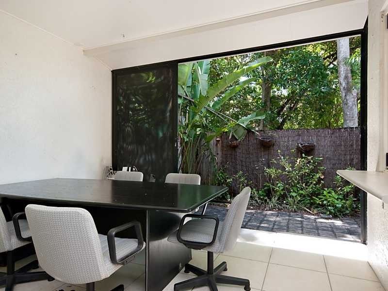 2/15 Thomas Street, Cairns North QLD 4870