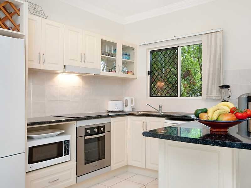 9/5 Lily Street, Cairns North QLD 4870