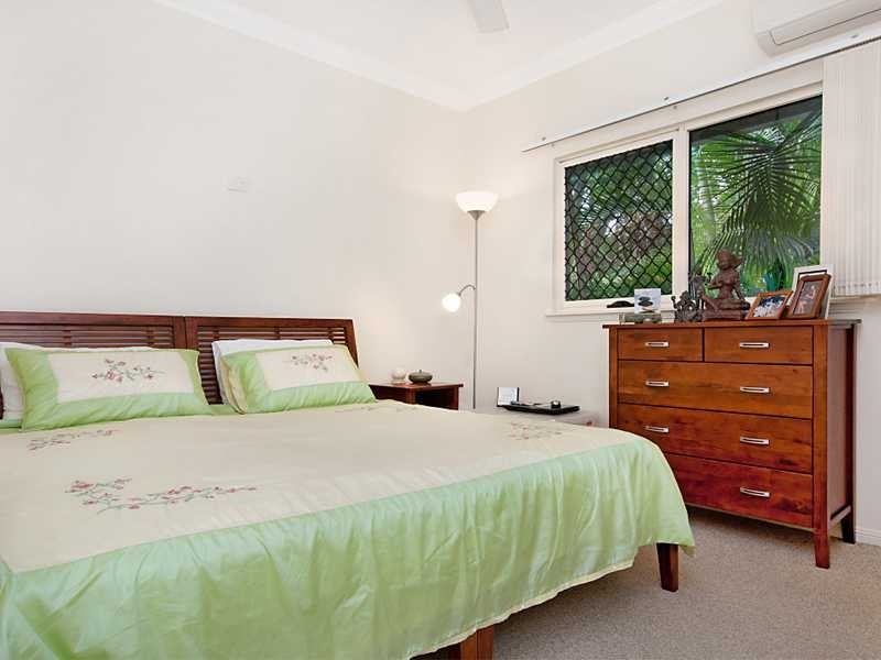 9/5 Lily Street, Cairns North QLD 4870