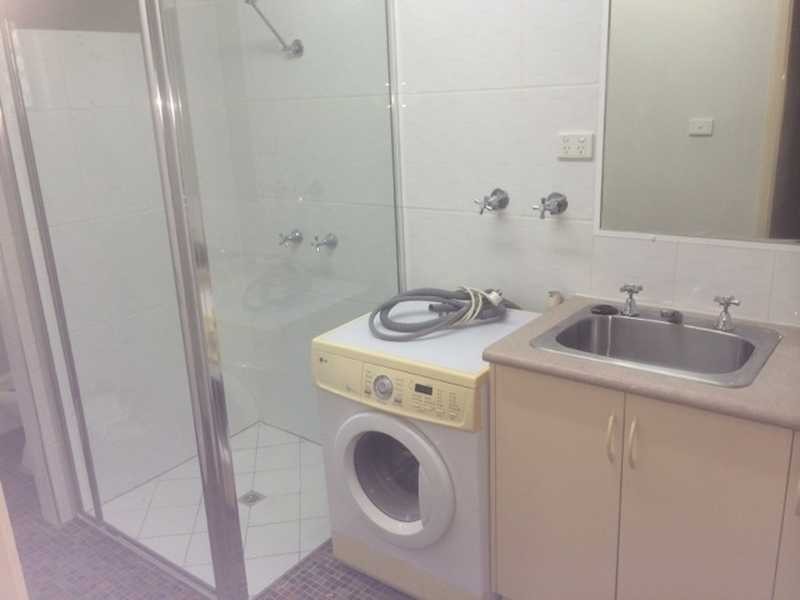 4/281 Lake Street, Cairns North QLD 4870