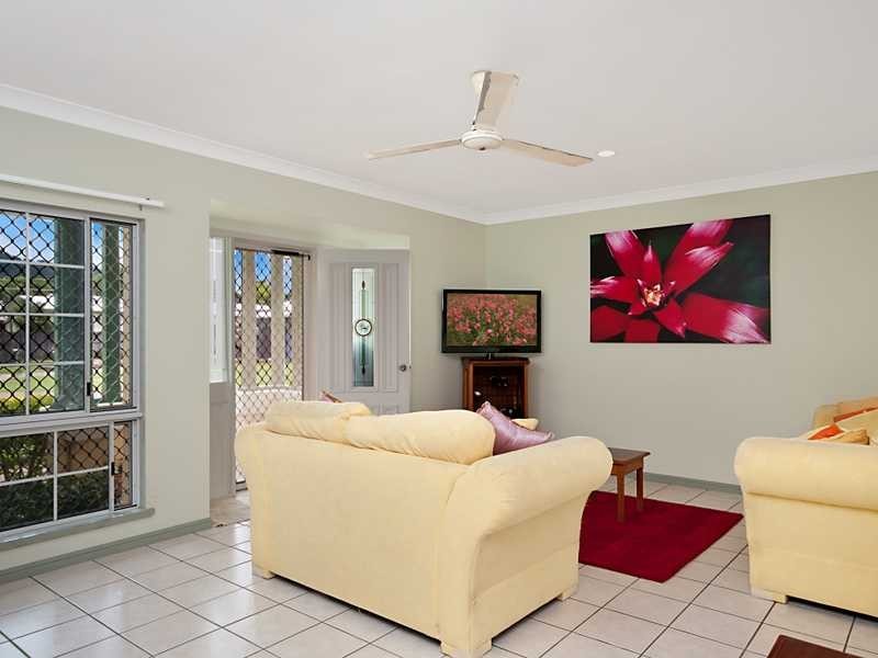 7 Jarrad Close, Mooroobool QLD 4870